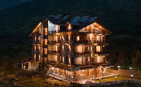 Nazaara - A Luxe Retreat